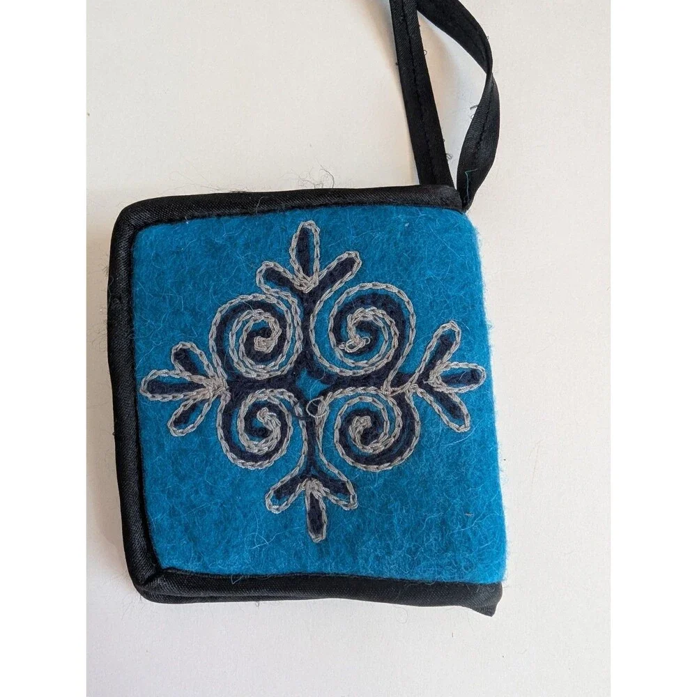 Hand Crafted Felt Kyrgyz Bifold Wallet Embroidered Blue NEW